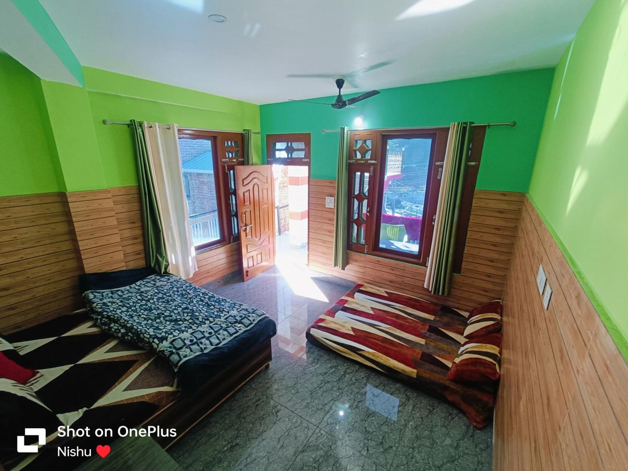 Chojh Inn Guest House Kasol Esterno foto