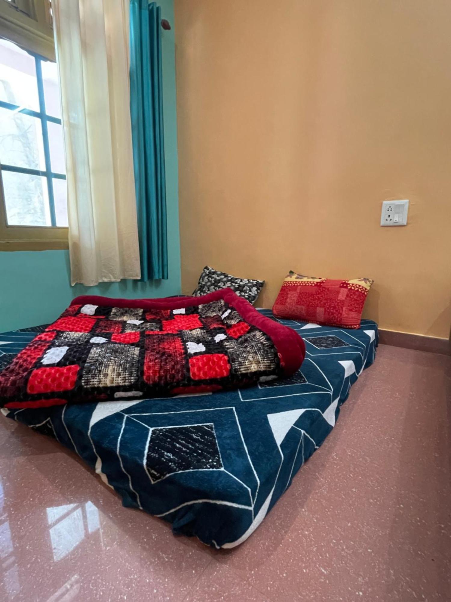 Chojh Inn Guest House Kasol Esterno foto