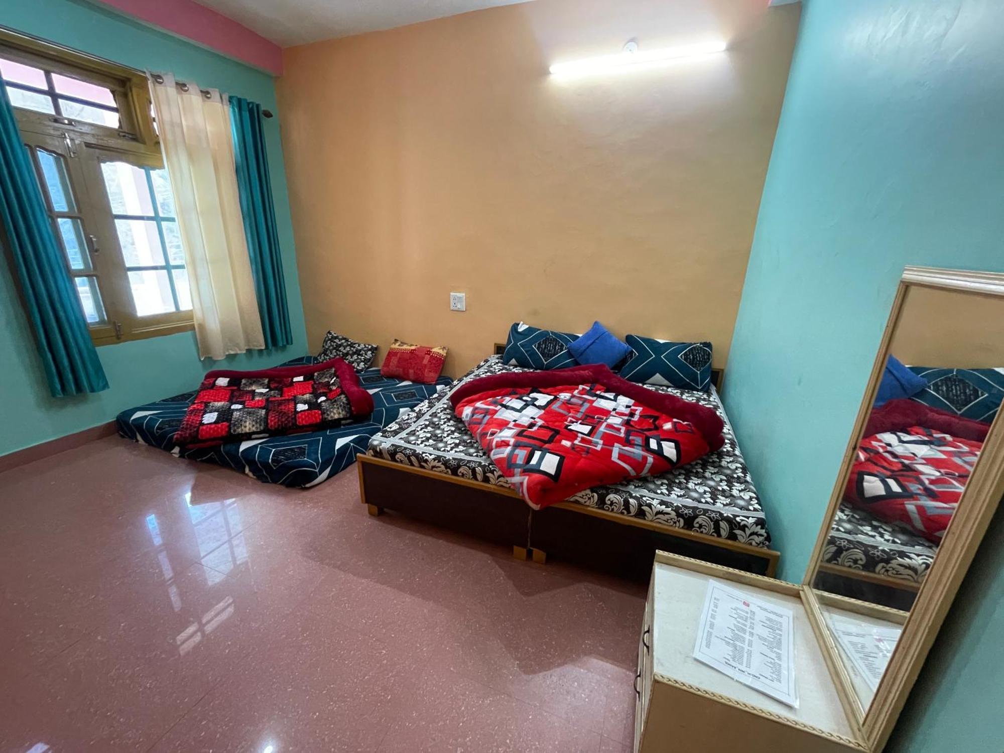 Chojh Inn Guest House Kasol Esterno foto