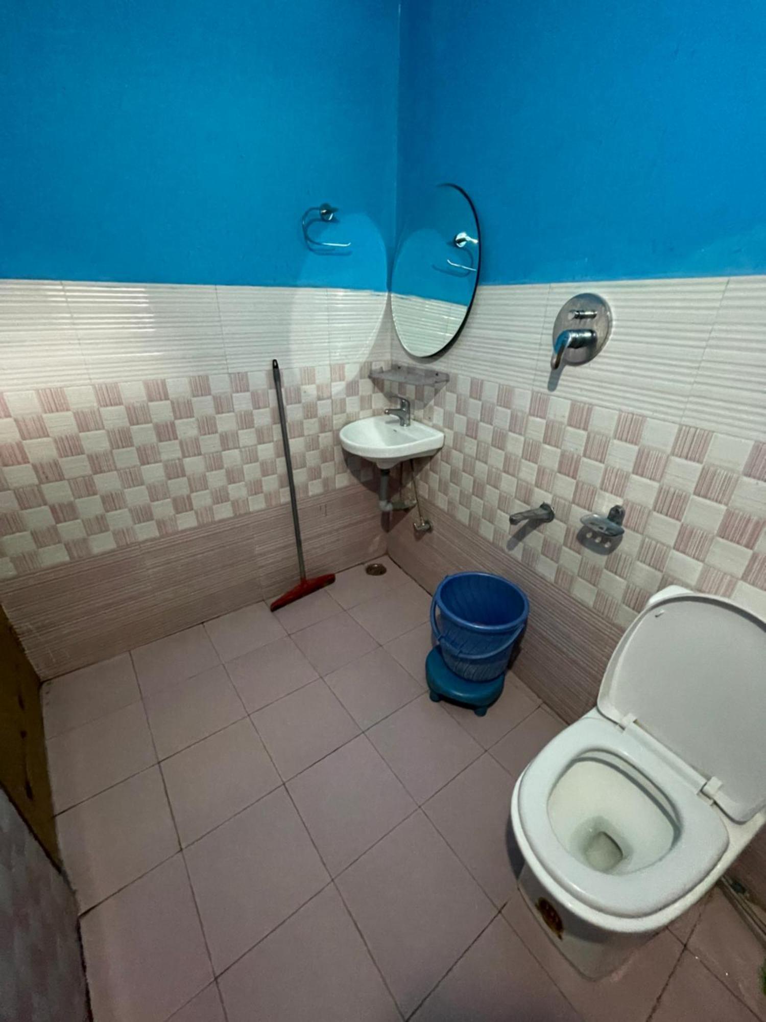 Chojh Inn Guest House Kasol Esterno foto