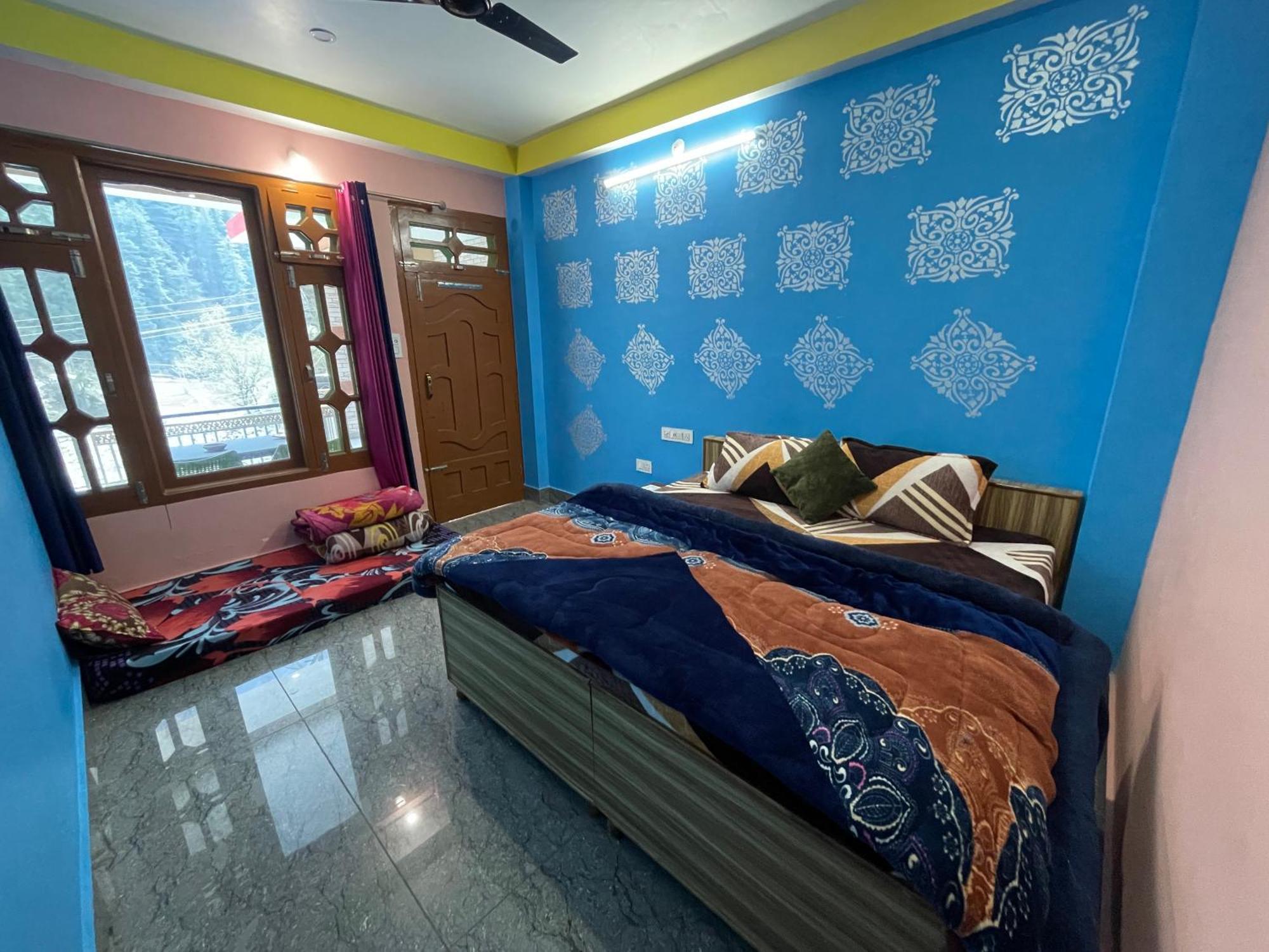 Chojh Inn Guest House Kasol Esterno foto