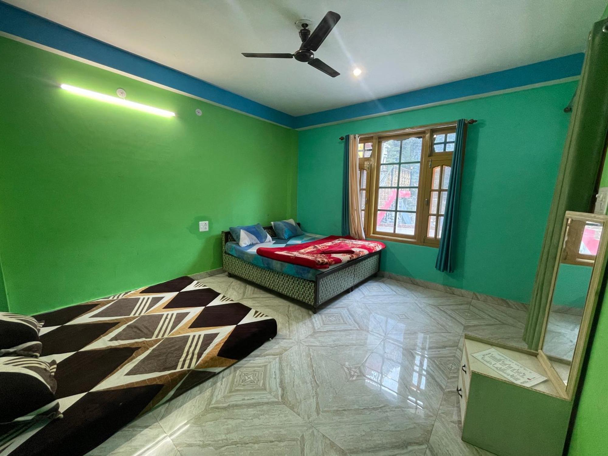 Chojh Inn Guest House Kasol Esterno foto