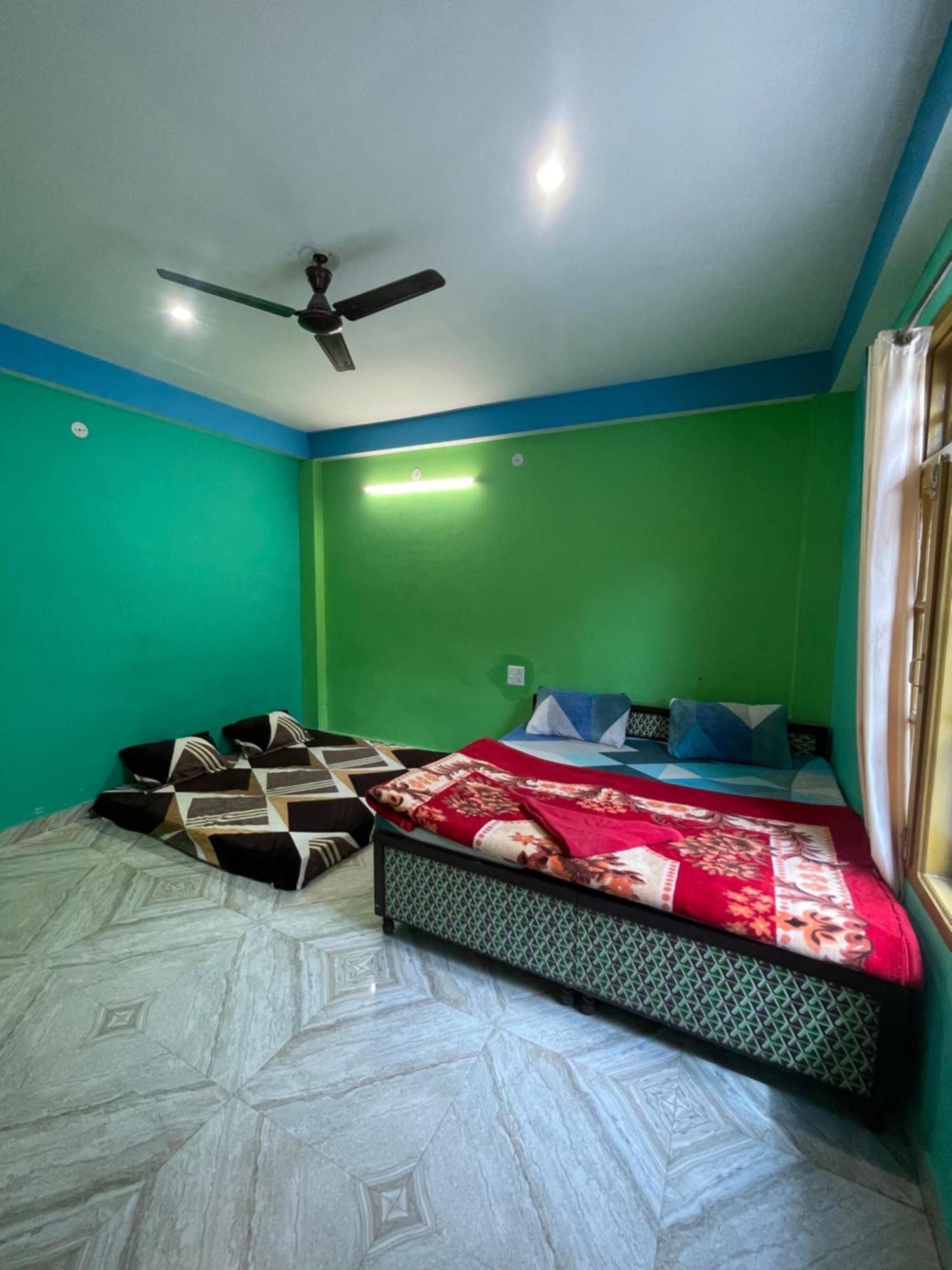 Chojh Inn Guest House Kasol Esterno foto