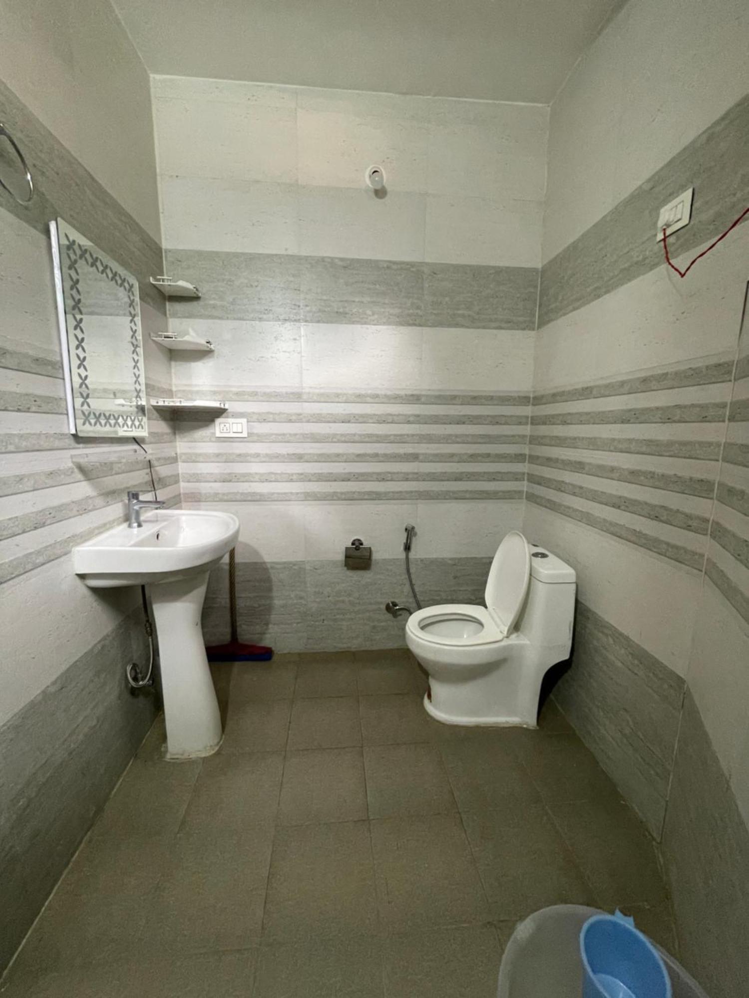 Chojh Inn Guest House Kasol Esterno foto