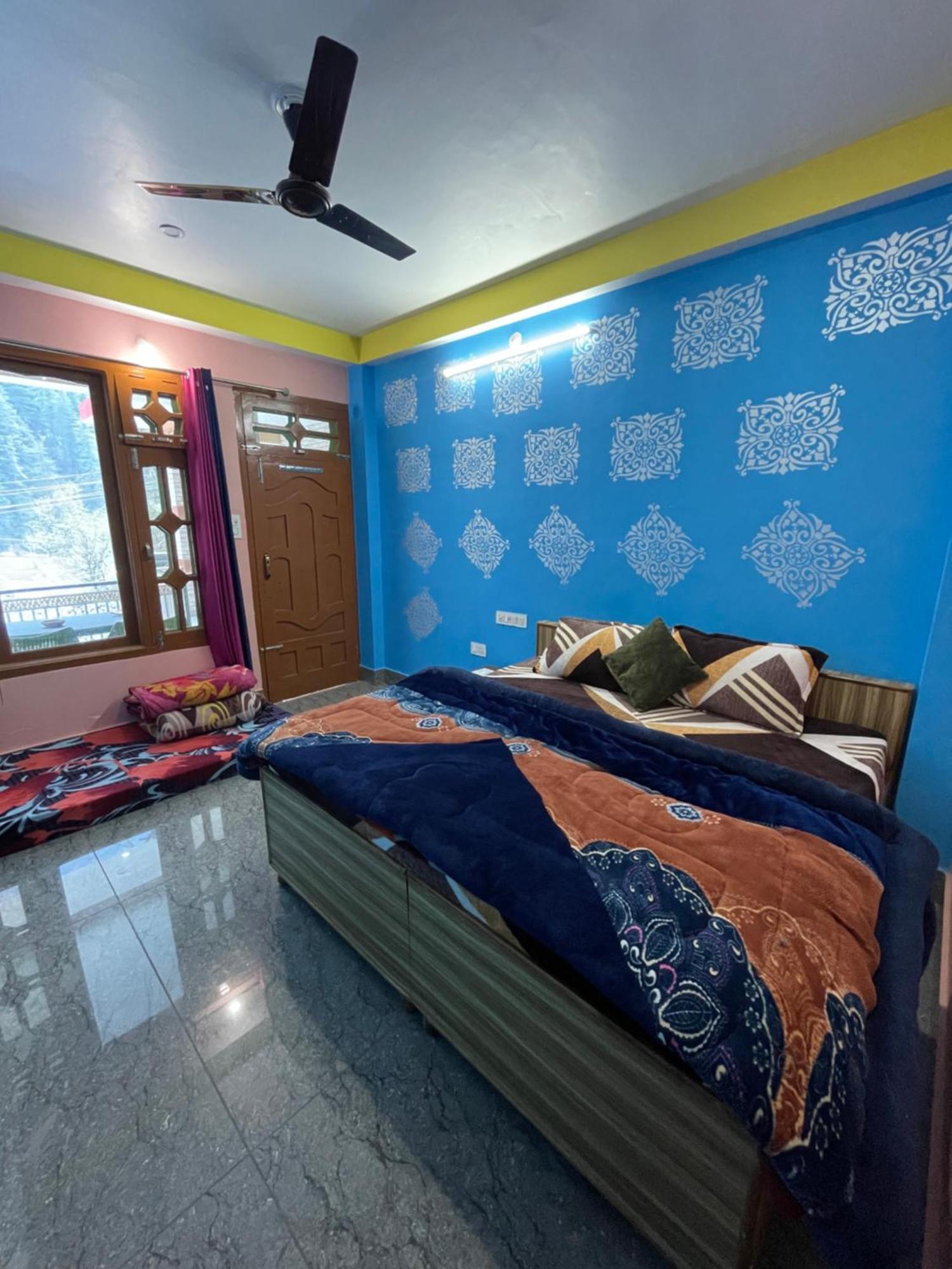 Chojh Inn Guest House Kasol Esterno foto