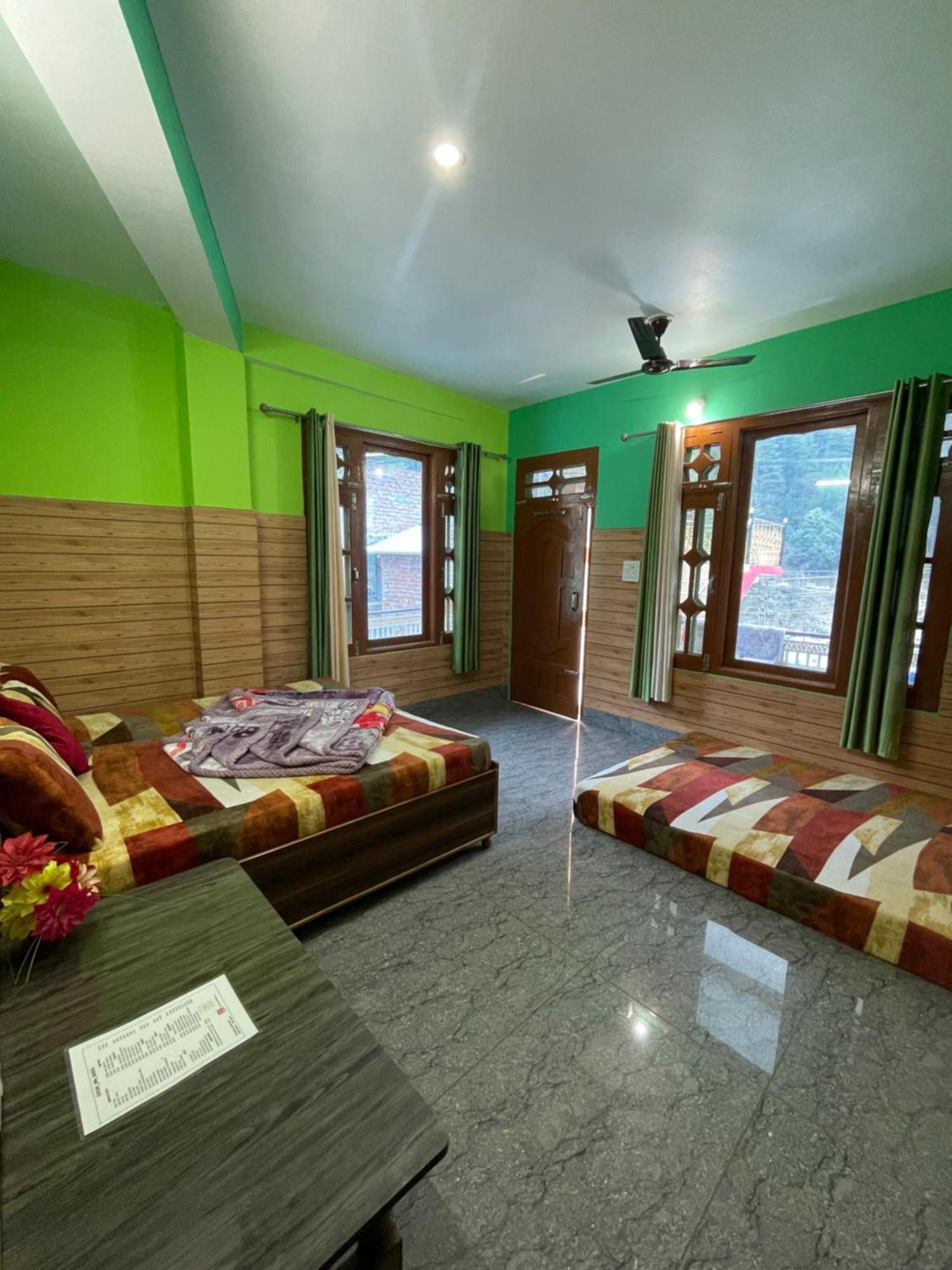 Chojh Inn Guest House Kasol Esterno foto