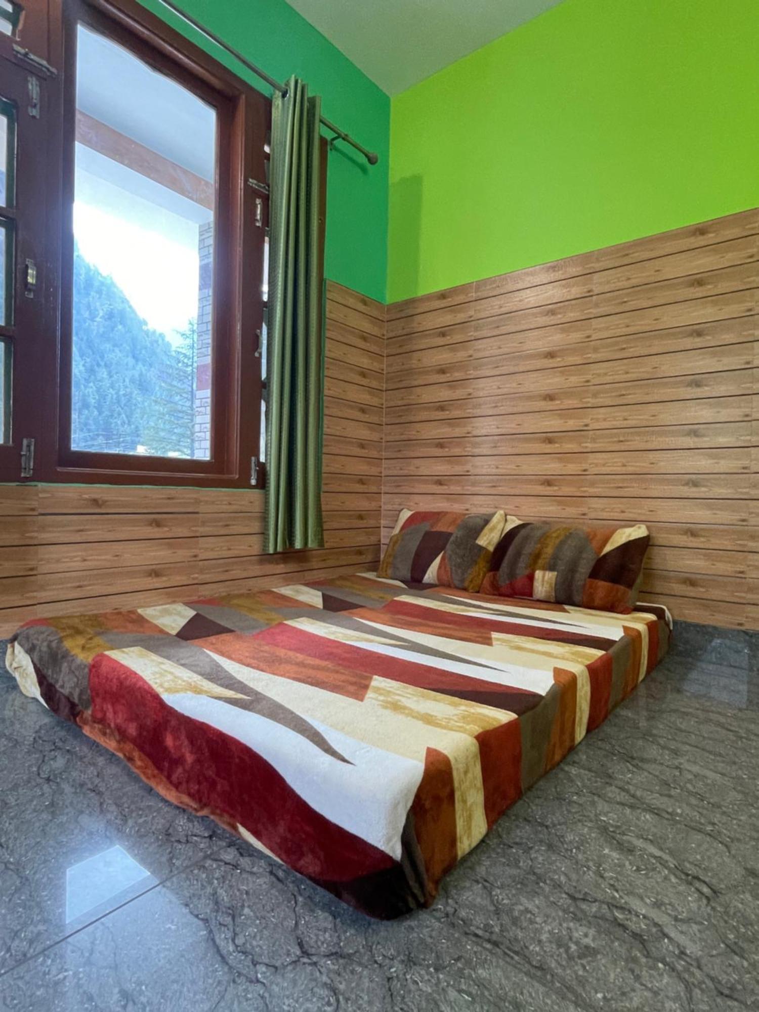 Chojh Inn Guest House Kasol Esterno foto