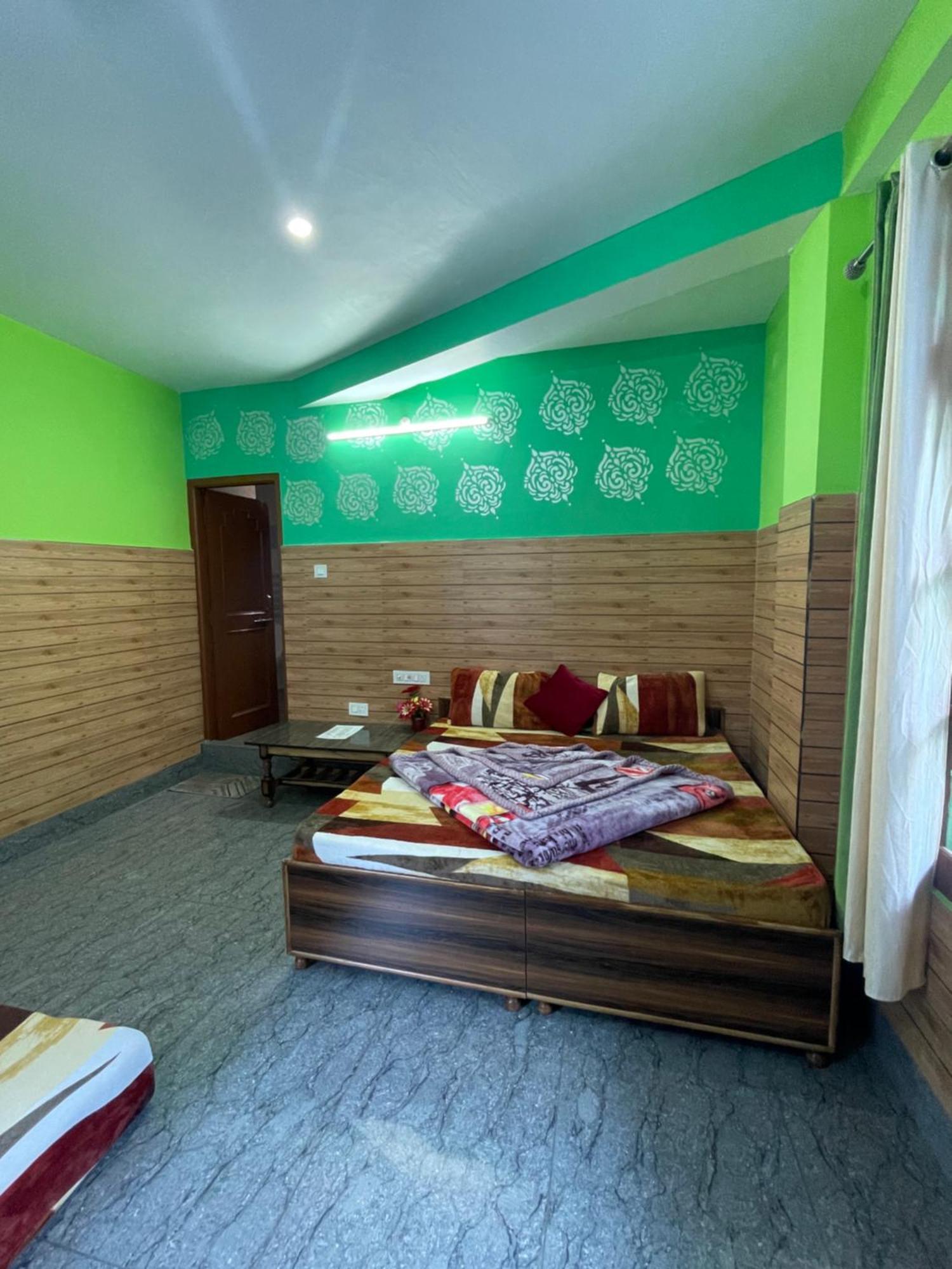 Chojh Inn Guest House Kasol Esterno foto
