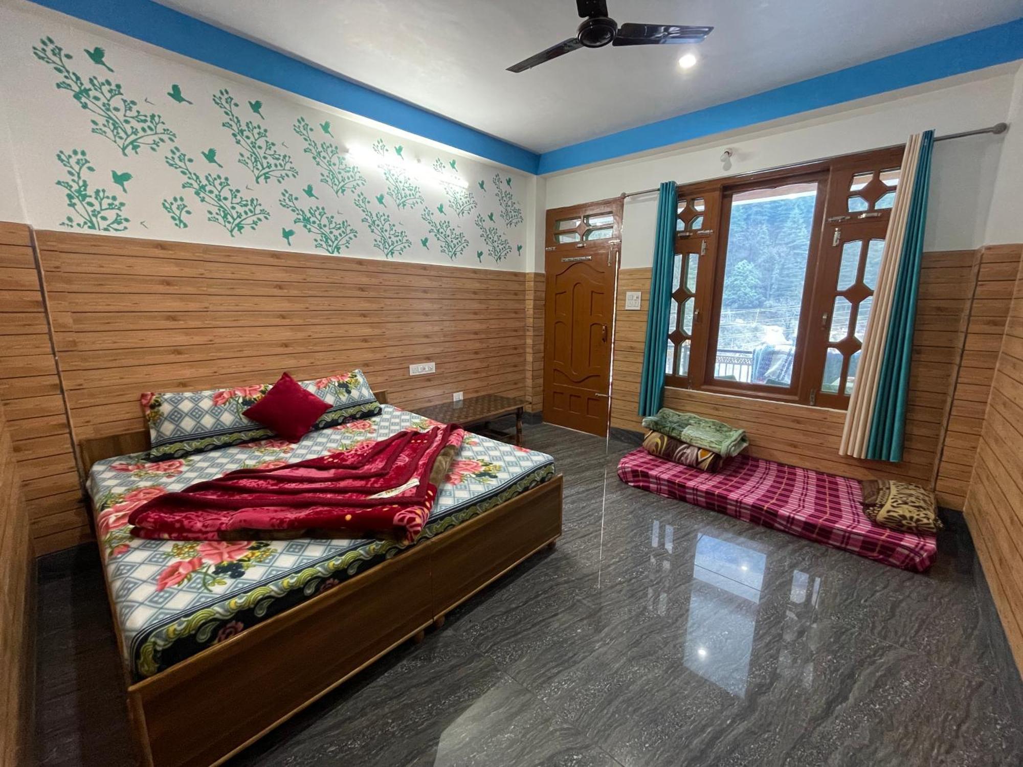 Chojh Inn Guest House Kasol Esterno foto