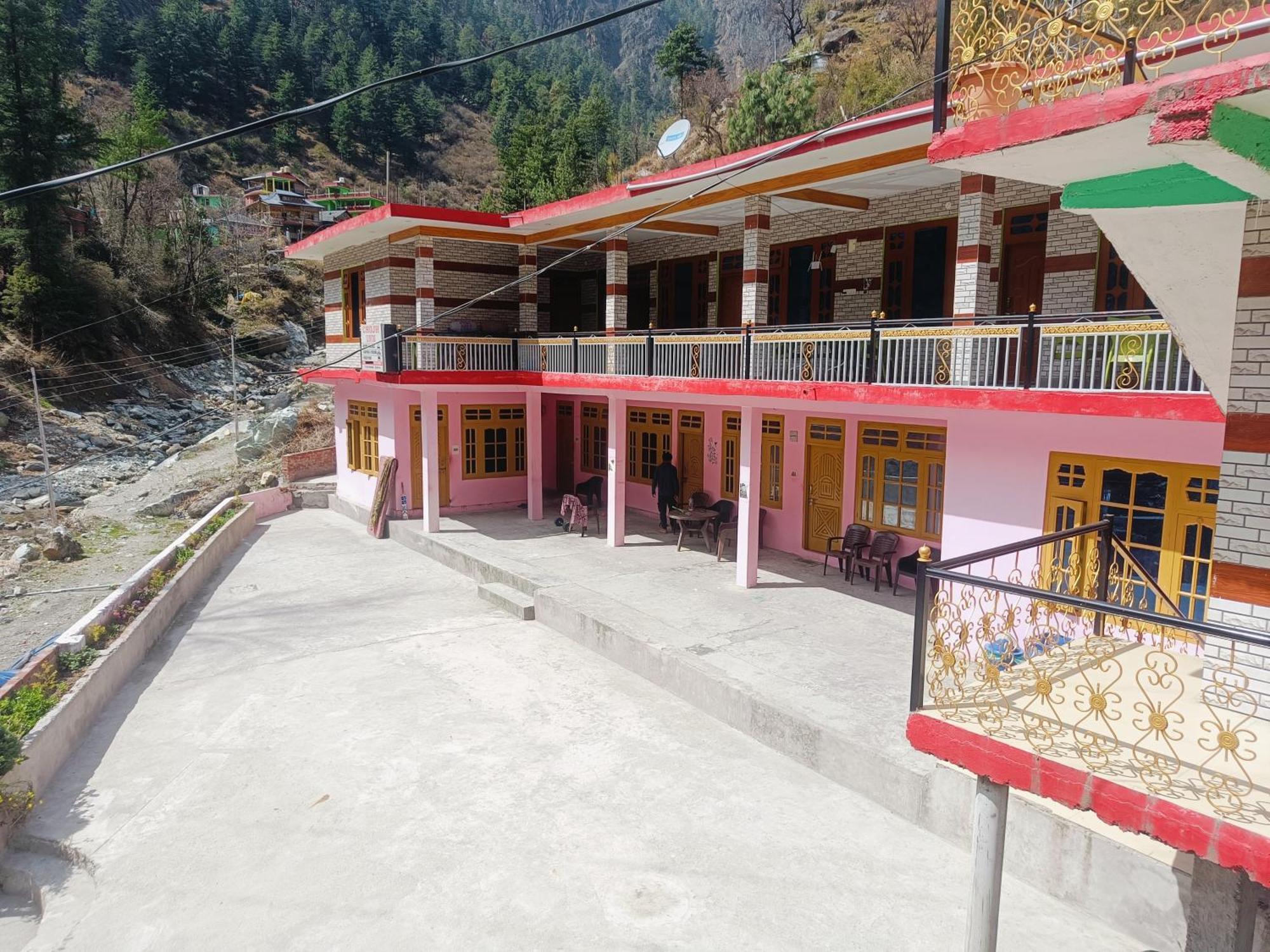 Chojh Inn Guest House Kasol Esterno foto