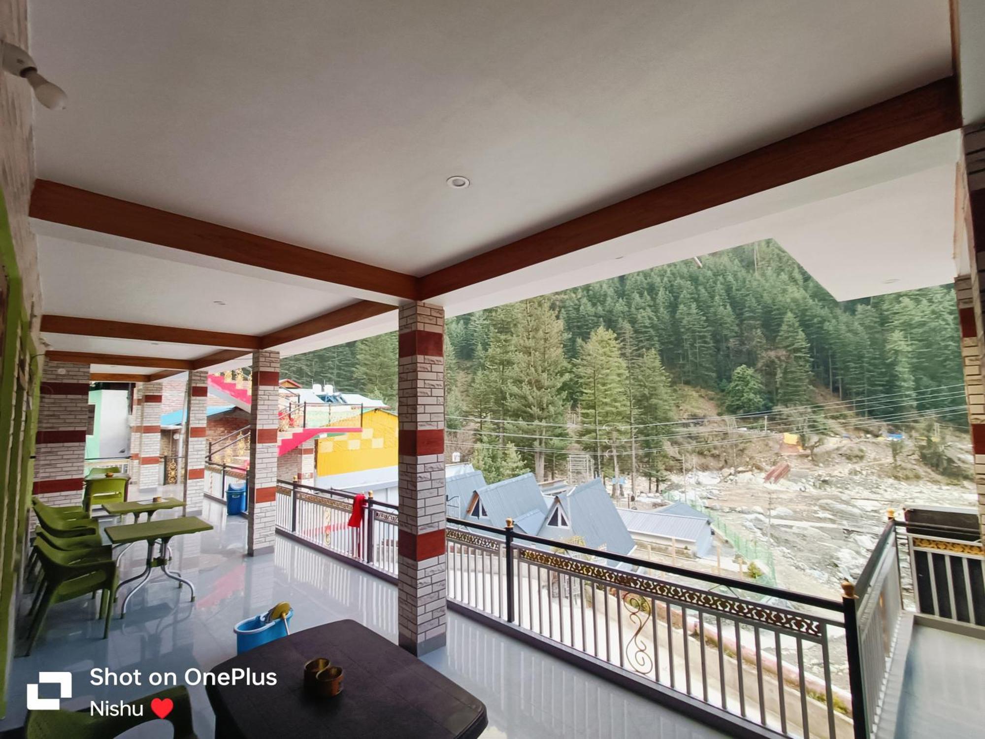 Chojh Inn Guest House Kasol Esterno foto