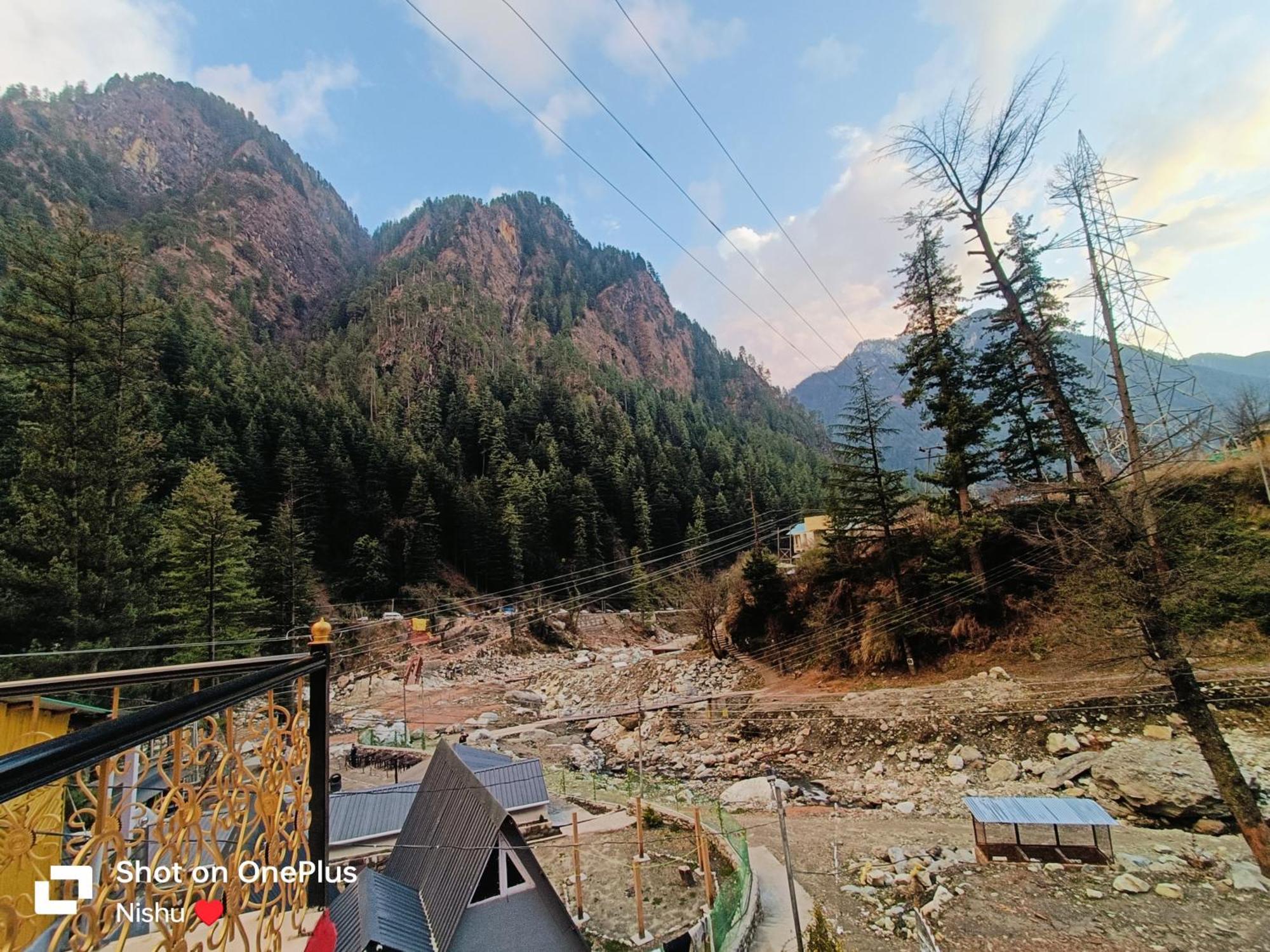 Chojh Inn Guest House Kasol Esterno foto