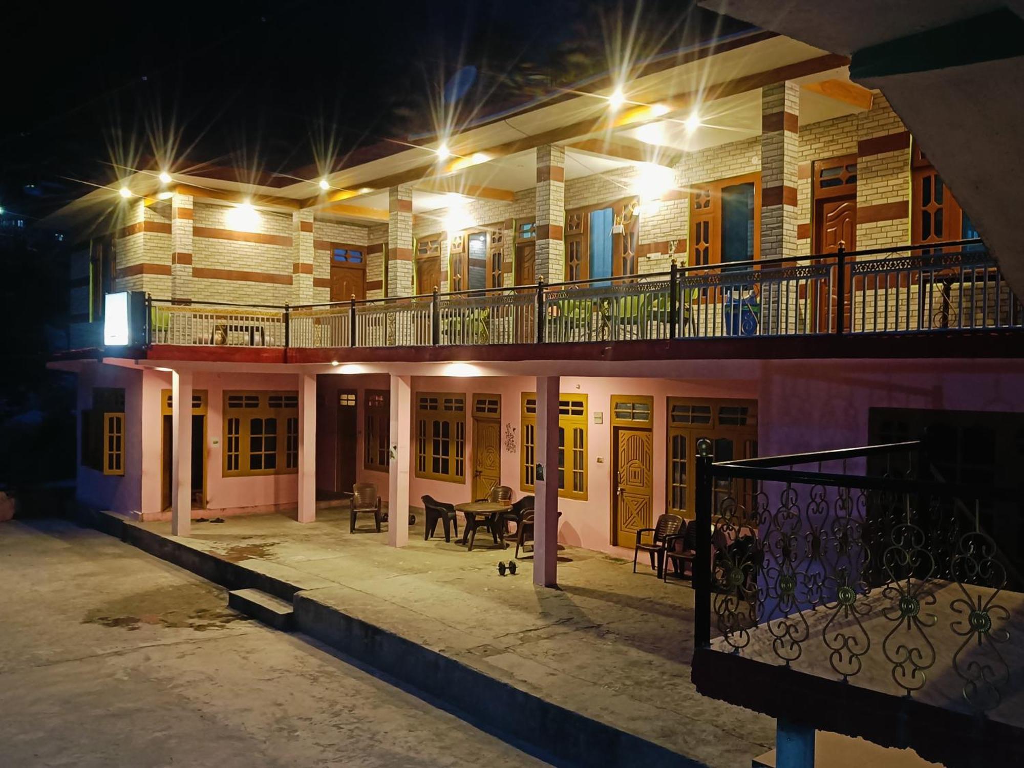 Chojh Inn Guest House Kasol Esterno foto