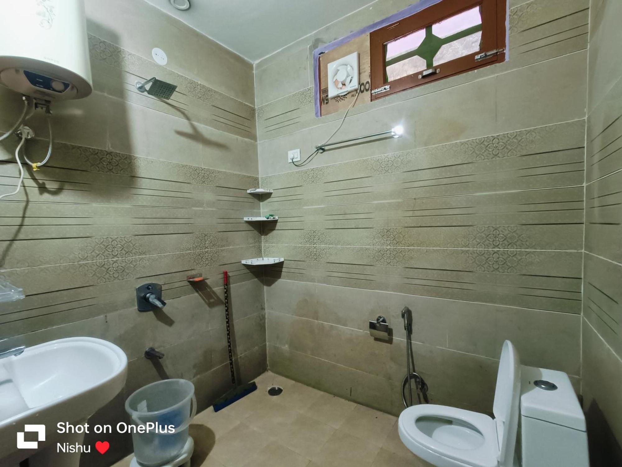 Chojh Inn Guest House Kasol Esterno foto