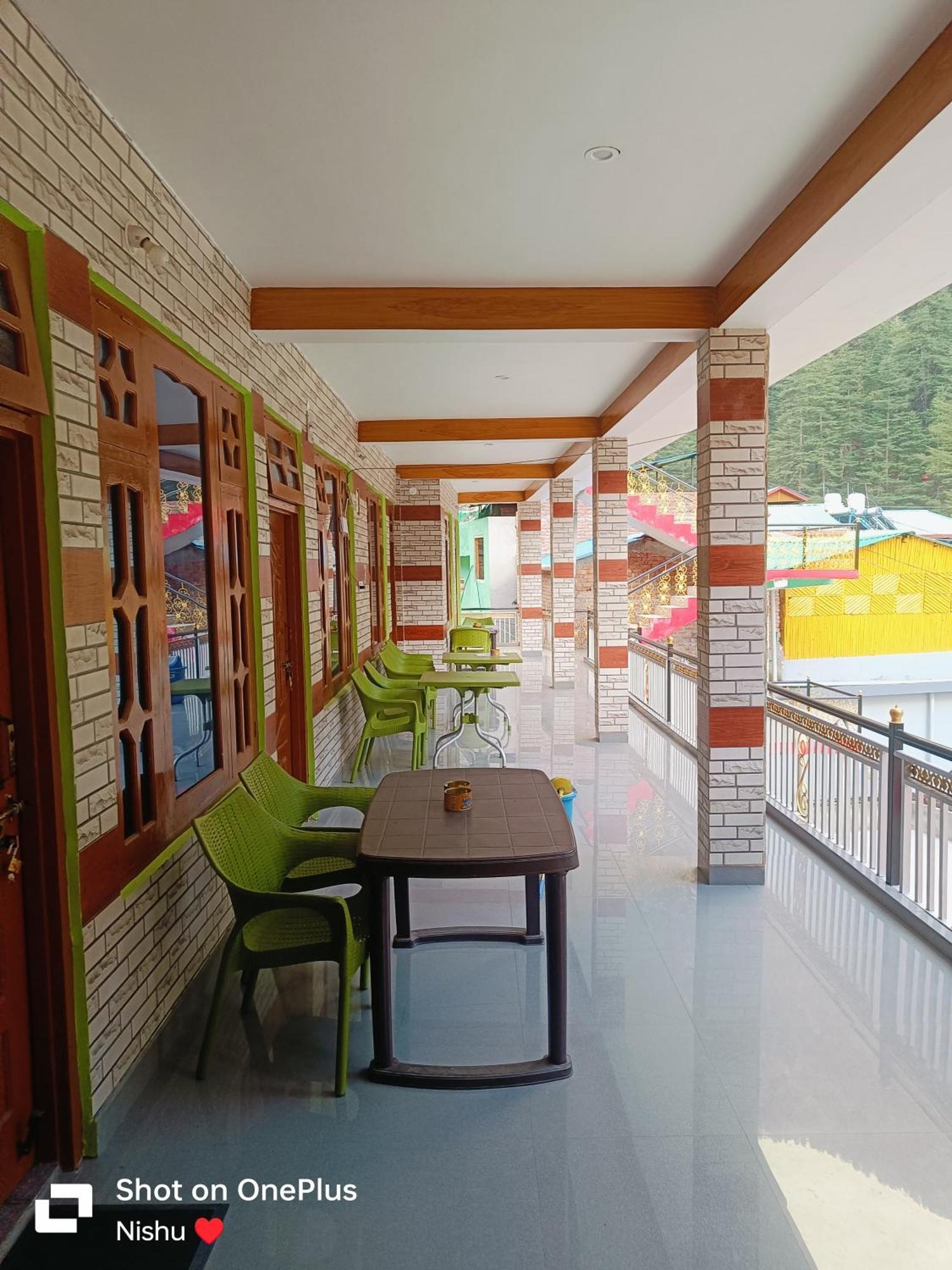 Chojh Inn Guest House Kasol Esterno foto